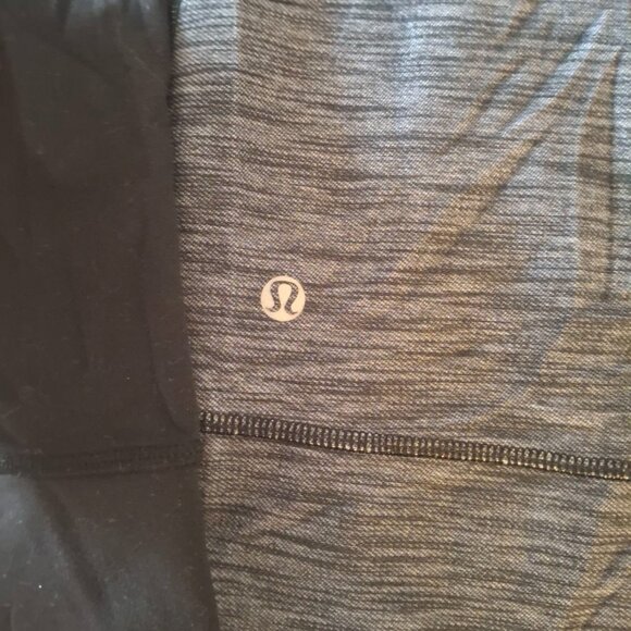Lululemon G1 GrayBlack Full Zip Track Jacket Athletic Sz 2 - Picture 2 of 7